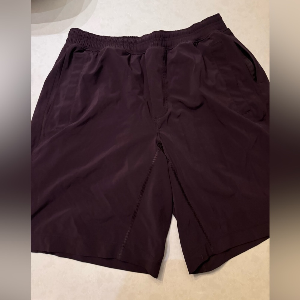 Lululemon Pace breaker w liner. 9in inseam